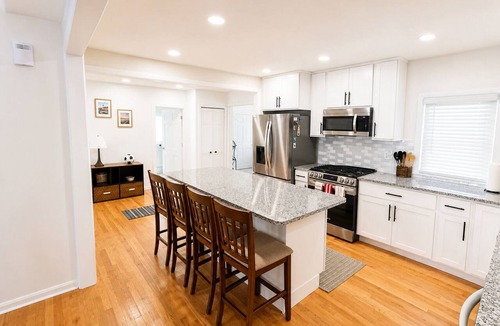 Warwick House | 2BD Waterfront Home - Near Beaches & Providence