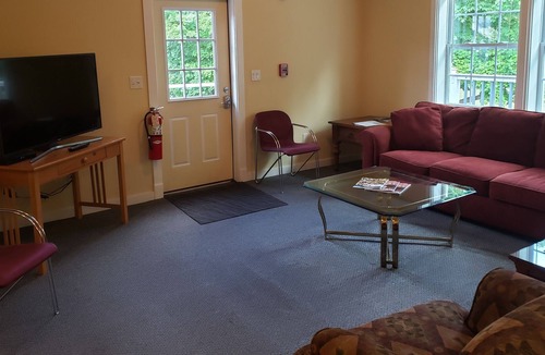 Hunter Apartment | 3 Bedrooms within walking distance of Hunter Mtn