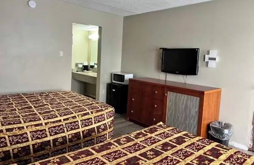 Devils Lake Hotel | 3 Group-Friendly Rooms Perfect for Exploring Devils Lake Area, w/Free Parking!