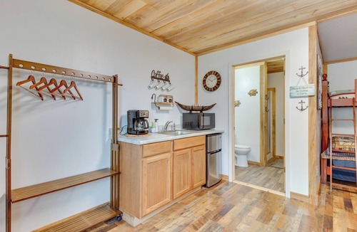 Norfork Cottage | 3 Studio Suites! White River Cabin Compound