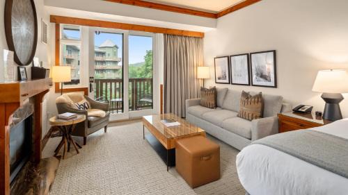Stowe Area Resort | 343 Studio Spruce Peak Lodge at Stowe Mt Resort Sleeps 4