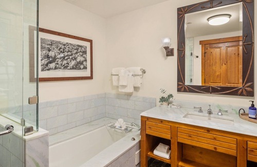 Stowe Area Cabin | #345 | Studio | NATIONAL | 3rd Floor Pool & Mountain Views