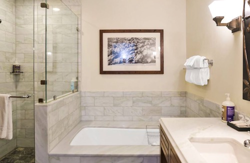 Stowe Area Cabin | #378 | Remodeled Studio | Vermonter | 3rd Floor Mt Mansfield Views