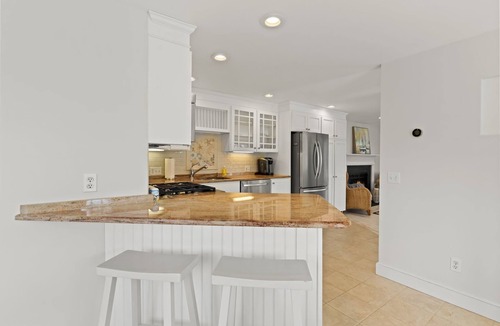 East Sandwich House | 3BR OceanView CapeCod Beach Access & Fire Pit
