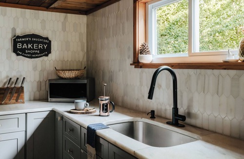 Eldred Cabin | 5 Acre Nature Escape · Rockpine Cabin