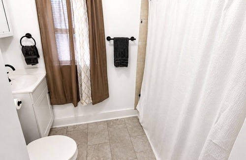 New Haven House | 6BR New Haven Home Near Yale, Downtown & Hospitals w/Parking