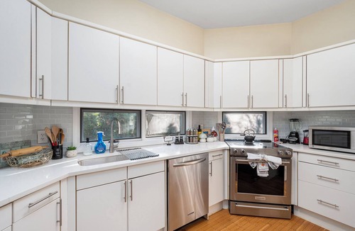 College Hill House | 6BR w/Parking Steps to Brown in College Hill