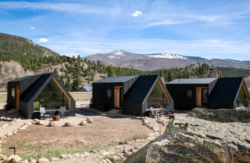 South Fork Cabin | A-Frame Cliffside Bear Cabin