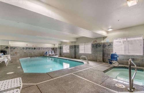 Gresham House | A good value for exploring the Historic Columbia River Highway!