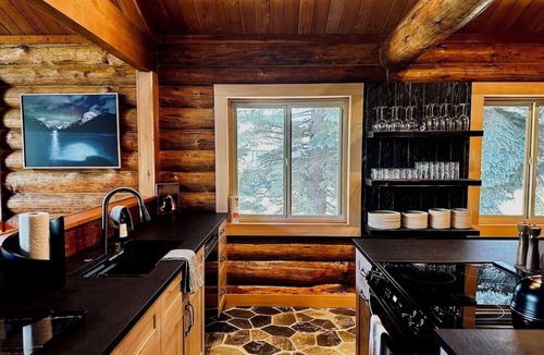 Lakeside House | A Peaceful Waterfront Cabin on Flathead Lake