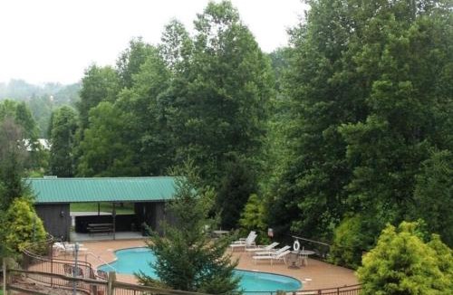 Sevierville House | A River Runs Through It