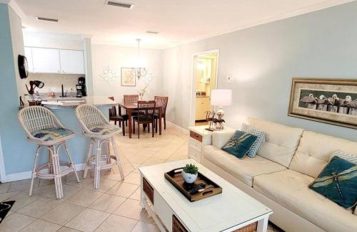 Demere Park House | A3 tile floors pet friendly easy access downstairs faces nice grassy area Close to pool