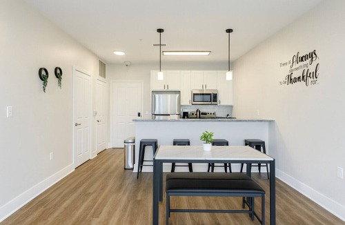 Glen Iris Apartment | 🎓Across from UAB | Spacious 2BR Retreat 3a