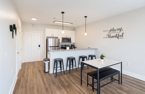 Glen Iris Apartment | 🎓Across from UAB | Spacious 2BR Retreat 3a
