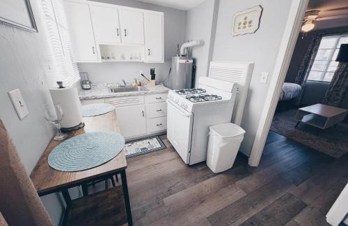 Valdosta Apartment | Affordable Bright Studio near SGMC & Downtown
