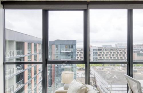 Near West Side Apartment | Airy Loop Studio w pool gym nr L CHI-726