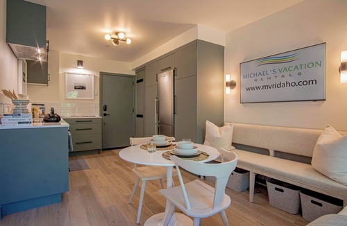 Elkhorn Village Condo | Angani Studio - Elkhorn Resort Amenities Included
