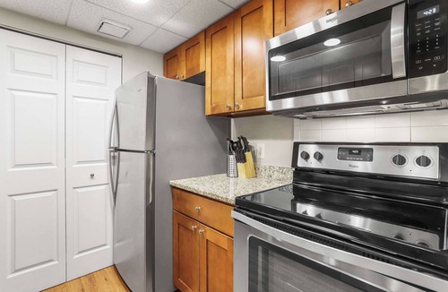 Crystal City Apartment | Apartment Steps from Pentagon City Metro