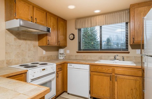 Elkhorn Village Condo | Appealing Mountain Condo with Golf Course Views in Elkhorn