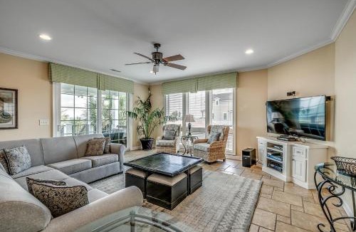 Long Bay Estates House | Atlantis