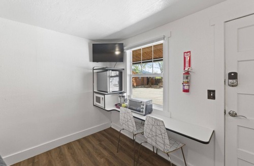 Moab Apartment | Atomic #6 I Downtown I Historic I Trailer Parking