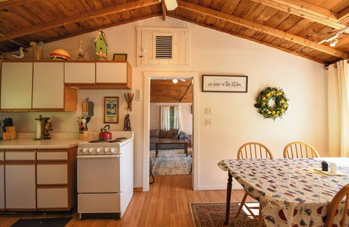 Naples Cottage | *AUGUST SPECIAL* Brandy Pond oasis w/large lawn and beautiful sandy beach!