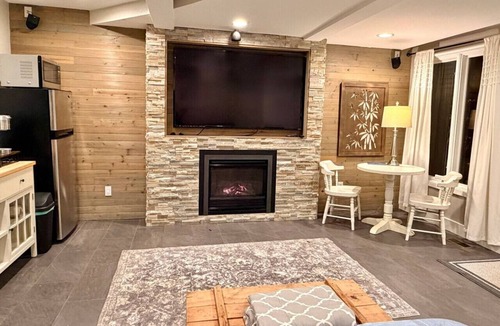 Taku - Campbell Apartment | Aurora Ridge - A Charming Studio