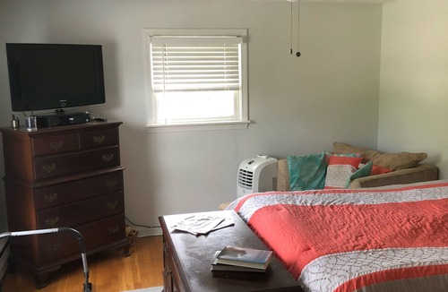 Watch Hill House | Avondale Sunset, an immaculate personal home that is three minutes from WH!