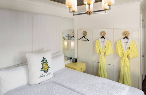 Columbus Hotel | Back Bay King, Staypineapple, Great Location, Restaurant & Bar, Pets