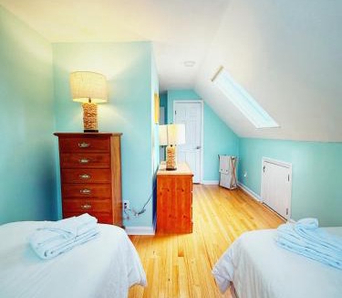 West Barnstable House | Barnstable Breeze with Seasonal Pool and Hotub