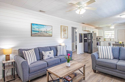 Ono Island House | Bay La Launch: Two Bed/One Bath House