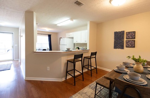 Martinez Condo | Be Home - spacious condo w/parking