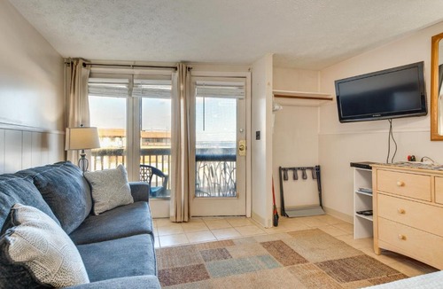 Old Orchard Beach Apartment | 'Beachfront 15' Condo on Old Orchard Beach