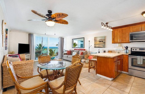 Punaluu Condo | Beachfront Condo with Beach Access