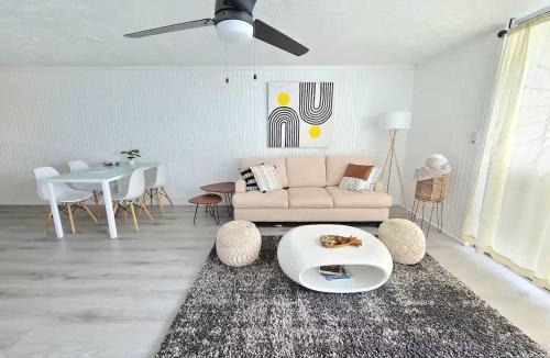 Punaluu House | Beachfront Condo with Ocean View