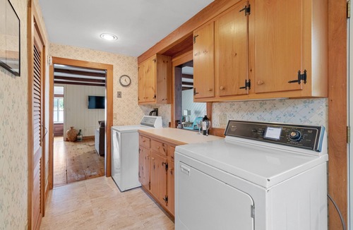 Branford Cottage | Beachfront Cottage Serene Private Beach, Kayaks