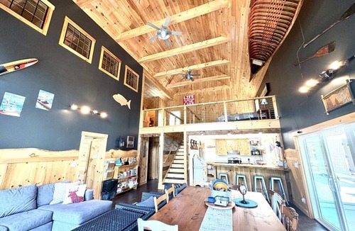 Meredith House | Bear Island Dockhouse - Paddle, Swim & Trails