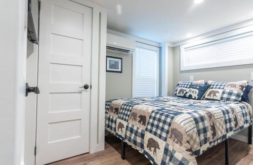 Bryson City Villa | Bear River Tiny Luxury Living with River Views