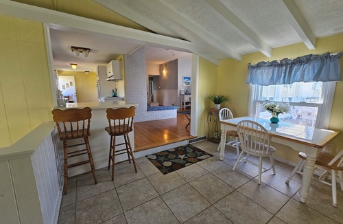 Waterford House | BEAUTIFUL 4 BEDROOM BEACH HOUSE! Central AC! 1 Min walk to Private beach!