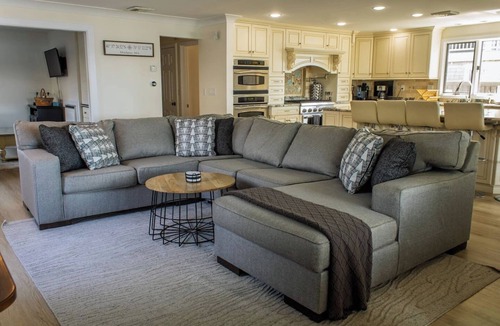 Mashpee House | Beautiful lakefront vacation property in Mashpee