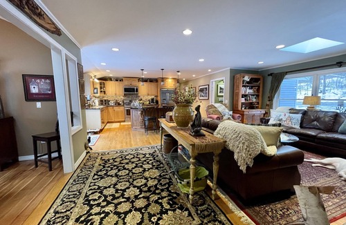 Stowe House | Beautiful & spacious home -Mountain View & hot tub