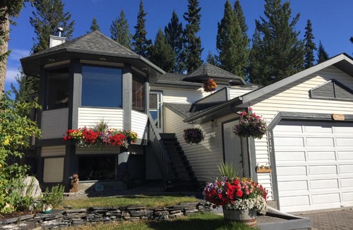 Cougar Creek Bed & Breakfast | Bed & Breakfast Monarch