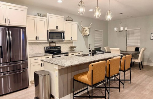 Bertram House | Bertram Tranquility- 3 Bedroom 2 Bath Hideaway