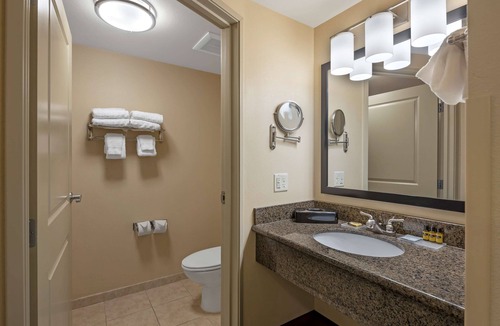 College Hotel | Best Western Plus Chena River Lodge