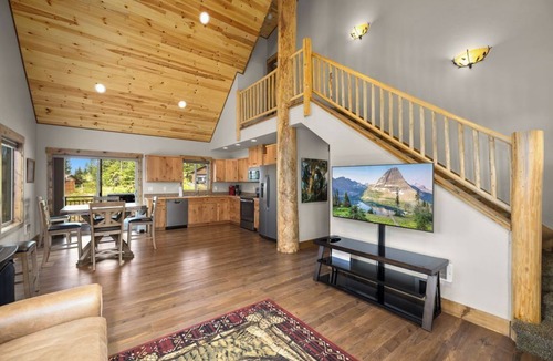 Bigfork Cabin | Big Sky Cabin, Mountain View, for hiking & Glacier Park
