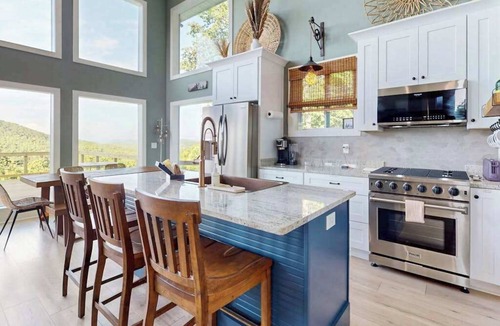 Ridgeline Vistas Cabin | Black Bear Summit Cabin