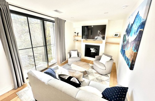 North Conway House | Black Diamond Retreat - New Townhouse Just Steps to Cranmore