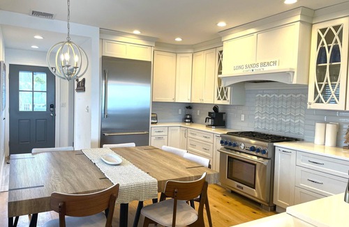York Beach House | BLUE WAVE : Unique and cozy Beach House at Long Sand Beach in York!