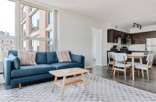 Edgewater Beach Apartment | Blueground | Edgewater Beach, view, nr Lakefront