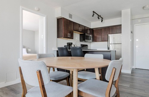 Edgewater Beach Apartment | Blueground | Edgewater Beach, view, nr Lakefront